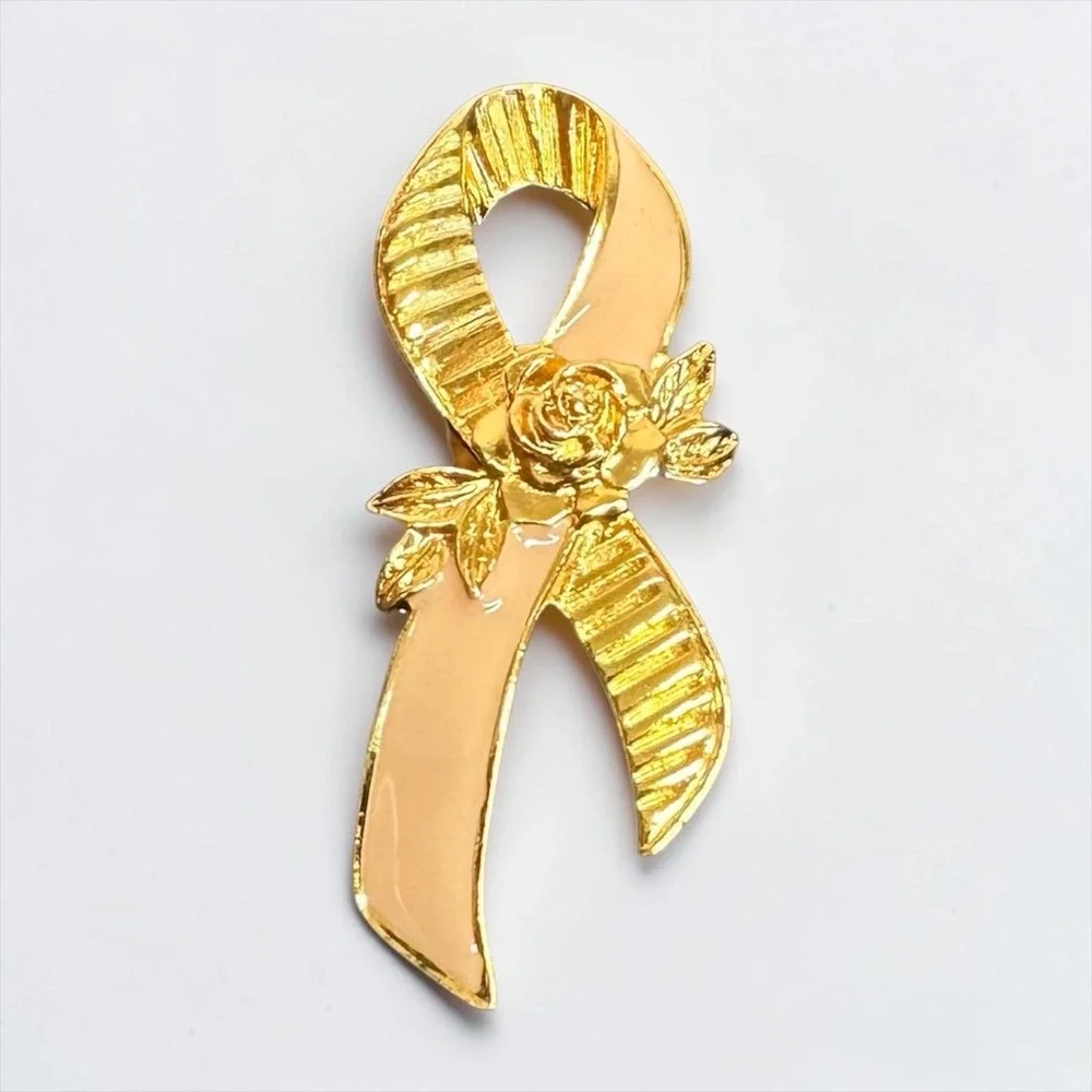 Avon Ribbon Pin Womens‎ Gold Tone Peach Enamel EUC Rose Floral Awareness Brooch